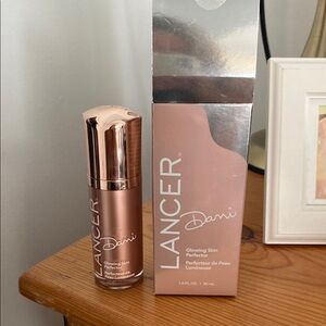 LANCER Glowing skin perfect perfection. New
